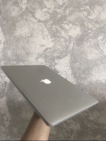 наклейки на макбук: Ноутбук, Apple, 16 ГБ ОЗУ, Intel Core i7, 15.4 ", Б/у, Для работы, учебы, память SSD