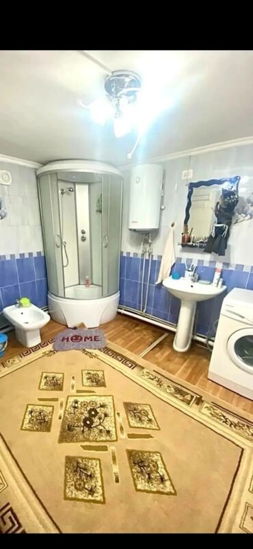 сниму комнату бишкек: 60 кв. м, 4 бөлмө, Унаа токтотуучу жай, Забор, тосулган