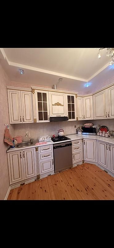 dəniz məhsulları satışı: Klassik üslubda mətbəx mebeli komplekti ✅2ci əl - Üslub: ağ-krem — 1