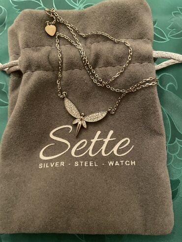 sette gümüş: Boyunbağı, Gümüş