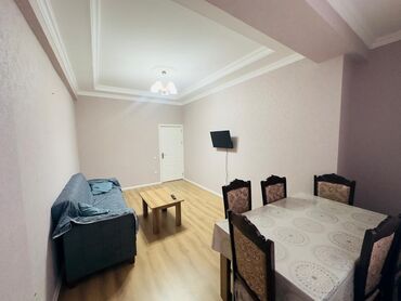 hezi aslanov kiraye ev: Saray mtk 14/9 mertebesi 2 otaqlı tam eşyali 400 manat ofis haqqı 100