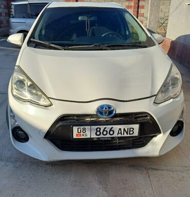 тайота кровн мажеста: Toyota Prius: 2016 г., 1.5 л, Автомат, Гибрид, Хетчбек