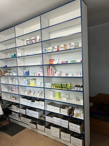 полка витрина для магазина: Продается стеллаж для аптеки или магазина, предназначенный для