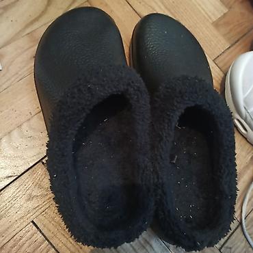 Sandale i papuče: Muška obuća – 2 para 1) Crne kućne klompe/papuče sa postavom - Boja — 1