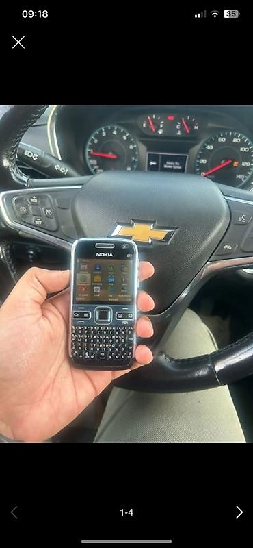 Nokia E72, rəng - Qara, Düyməli
