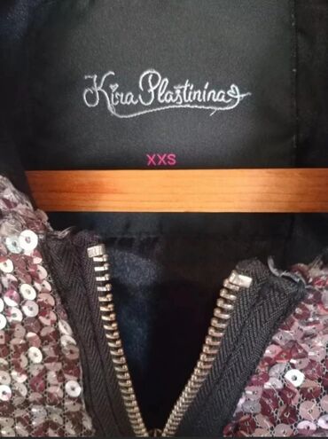 Ziyafət donları: Распродажа) Каждая вещь по 50 манат. Платье размер М. Накидки размер — 2