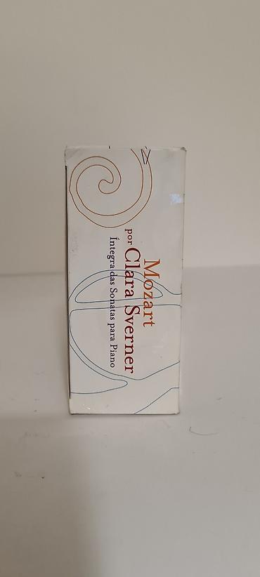 Kasete, CD i DVD: ★ Na prodaju kolekcija od komplet 5 kompakt diskova "Mozart por Clara — 3