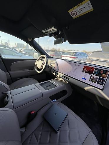 los angeles: Lixiang L9: 2026 г., Автомат, Электромобиль, Кроссовер — 4