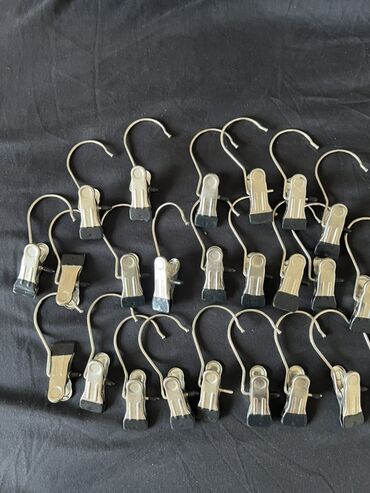 Mağaza asılqanları: 1 ədəd 1 manat 30 ədəddir Metal paltar asqısı klipləri – çoxlu sayda — 1