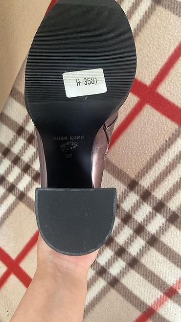 herbi cekme: Qadın dabanlı çəkmə – Euro Kiss, model H-3581 - Rəng: metalik bronz - — 2