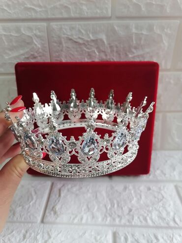 Aksesoari za kosu: Svečane srebrne tijare sa kristalima - Elegantan dizajn sa bogato — 7