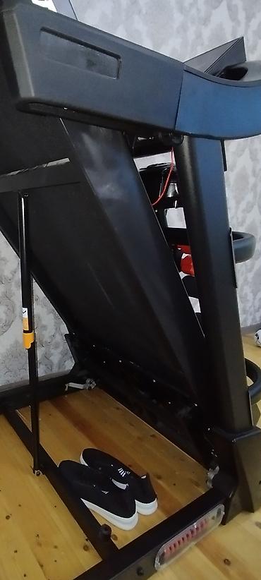 İdman və istirahət: BodyFit qaçış trenajoru - Güclü elektrik mühərriki, elektron — 3