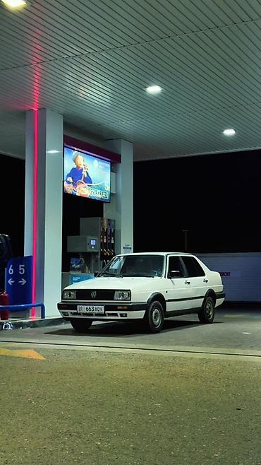 Volkswagen Jetta: 1990 г., 1.6 л, Механика, Бензин, Седан