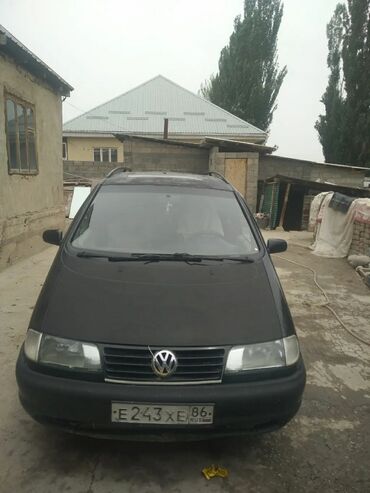 машина маленький: Volkswagen Sharan: 1998 г., 2 л, Механика, Бензин, Вэн/Минивэн