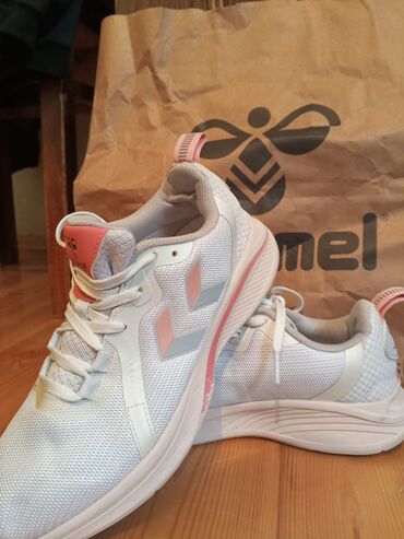 Women's Sneakers and athletic shoes: QADIN 60 AZN VE USAQ 48AZN GEYINILMEYIB UŞAQ (37 VE 31 RAZMER) VE 5-10 — 1