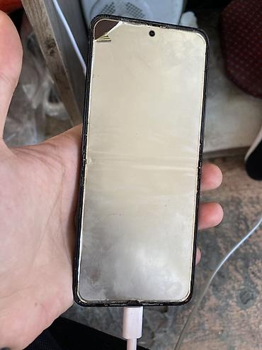 iphonr 8: Samsung Z Flip, 256 GB, rəng - Qara, Qırıq — 2