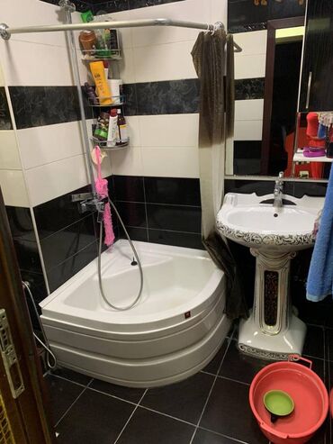 Köhnə tikili: Bakı, 3 otaqlı, Köhnə tikili, m. Memar Əcəmi, 75 kv. m -da lalafo.az — 15 Köhnə tikili: Bakı, 3 otaqlı, Köhnə tikili, m. Memar Əcəmi, 75 kv. m — 15