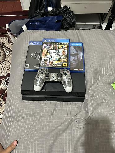 ps4 продажа: Игровая консоль Sony PlayStation 4 (PS4) с комплектом игр и геймпадом — 1