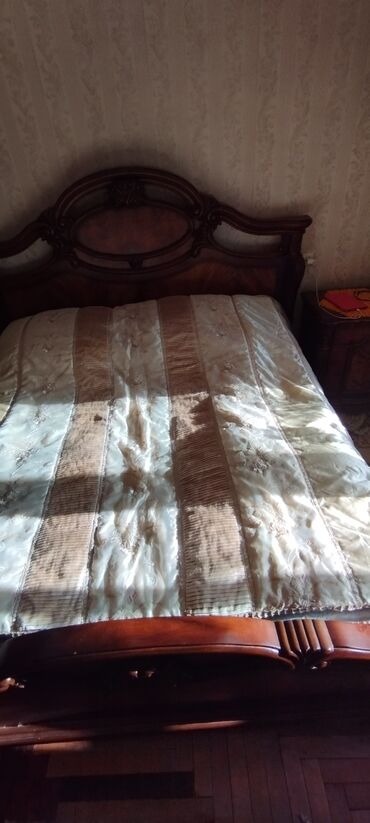işlənmiş yataqlar: Yataq otağı dəstləri