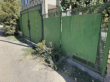 Металлический забор с воротами и калиткой - Материал: стальной