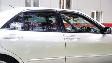 Стекла и комплектующие: Стекло Переднее правое Toyota, 2003 г., Б/у, Оригинал