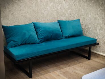 диван металлический: Цвет - Голубой, Новый