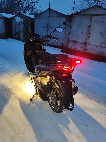 Скутеры: Тип скутера 50 куб. см, Бензин — 4