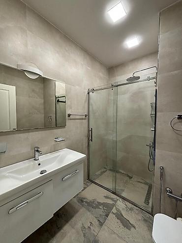 Mənzil kirayələyirəm: İcarəyə verilir 2 otaqlı yeni tikili 65 m², Ağ şəhər q. Kateqoriya — 12