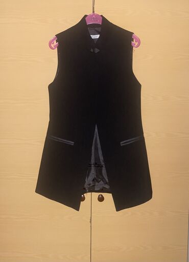 Dəstlər, kostyumlar: Yaz payiz ucun yungul penceklerdi ela veziyyetdedirler. 1 — 2