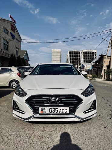 срочно продать машину: Hyundai Sonata: 2018 г., 2 л, Типтроник, Газ, Седан
