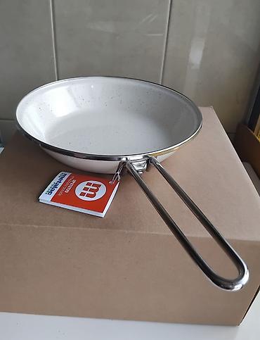 trex tea bih: Metalac emajlirani tiganj 24cm, kvalitetan.
Za sve vrste ringli — 1