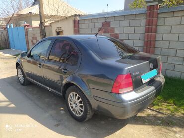 Volkswagen: Volkswagen Bora: 2002 г., 2 л, Механика, Бензин, Седан