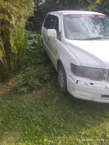 Mitsubishi: Mitsubishi Chariot: 1999 г., 2.4 л, Автомат, Бензин, Минивэн