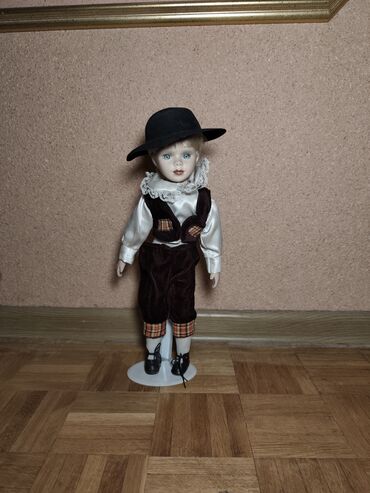 Figure: Set figura, bоја - Šareno, Upotrebljenо — 4