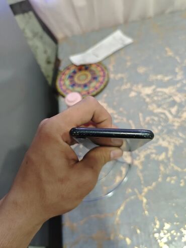 Apple iPhone: IPhone 7, 128 GB, Barmaq izi