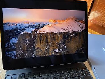 Планшеты: Планшет, Apple, память 128 ГБ, 12" - 13", 4G (LTE), Б/у, Классический цвет - Серебристый — 1