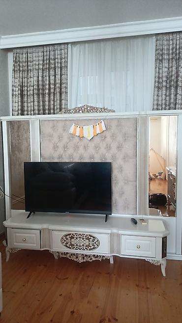 İşlənmiş, Düz TV altlığı, Polkalı, Taxtalı lalafo.az -da İşlənmiş, Düz TV altlığı, Polkalı, Taxtalı
