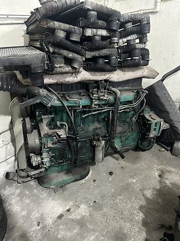 Двигатели, моторы и ГБЦ: Двигатель Volvo дизельный, рядный 6-цилиндровый. 2000 год — 9