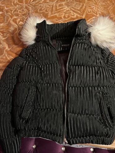 кожаная куртка: Женская куртка S (EU 36), M (EU 38), цвет - Черный