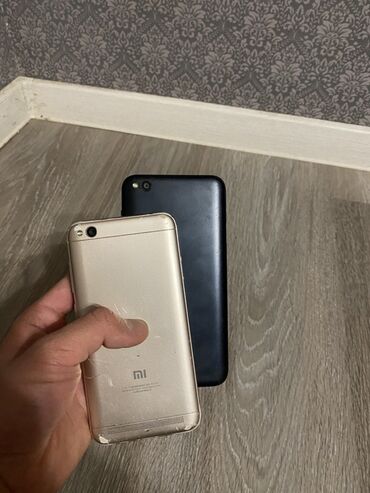 самсунг а6 телефон: Redmi, Redmi 5A, Колдонулган, 16 ГБ, түсү - Алтын, 2 SIM