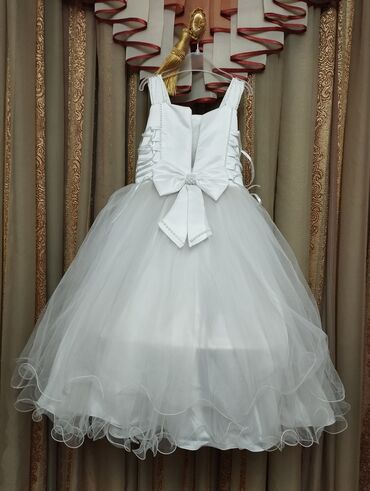 белый платье: Вечернее платье, Пышное