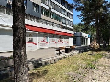 островок в торговом центре аренда: Сдаю Магазин, В жилом доме, 240 м² С ремонтом, Вода, Канализация, Отопление, 1 линия