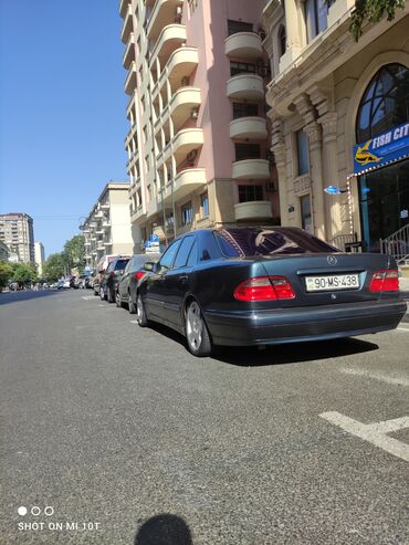 Mercedes-Benz: Mercedes-Benz E 200: 2 l | 2000 il Sedan — 20