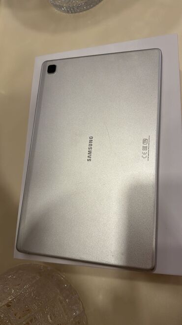 Digər planşetlər: Samsung planşet - Brend: Samsung - Rəng: Gümüş (alüminium arxa panel)