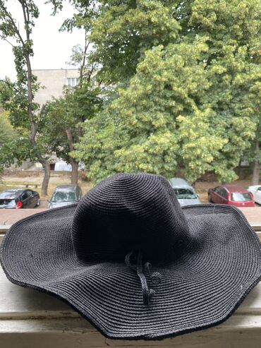 kapa i rukavice: Pleteni šešir za plažu