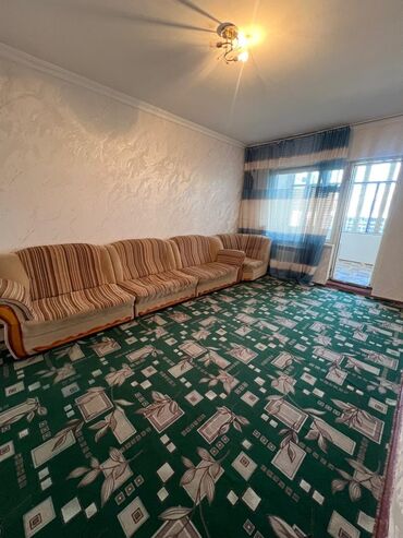 квартира 4 микрорайон: 1 комната, 34 м², 105 серия, 4 этаж, Старый ремонт