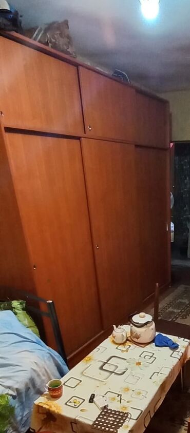 Seyflər: Dolab satilir olcu bilinmir boyuk ve derindir unvan M Nizami