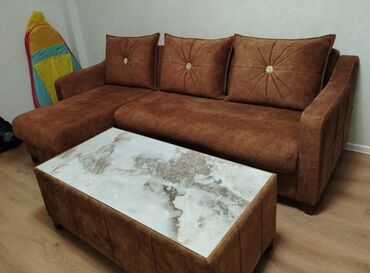 Otaq qapıları: Künc divan