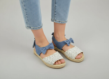 kapcie do przedszkola sinsay: Sandals H&M, 22, Used