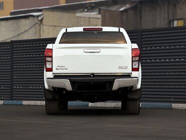 Isuzu: Isuzu D-Max: 2019 г., 2.5 л, Механика, Дизель, Пикап — 2